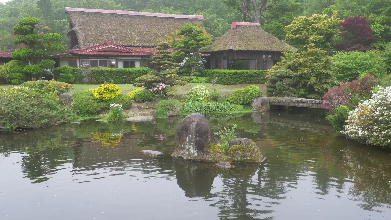 Oshino Hakkai